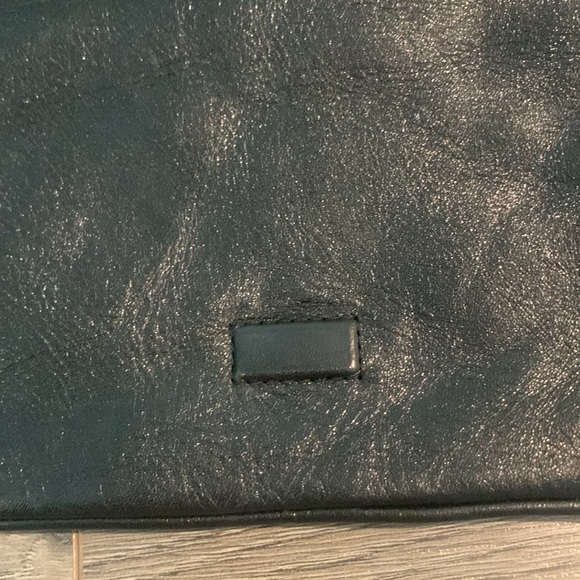 Tory Burch clutch with attachable shoulder strap - Picture 11 of 15